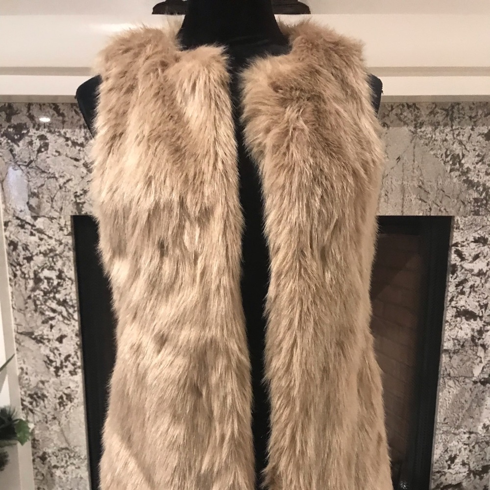 BANANA REPUBLIC Faux Fur Thick but light weight